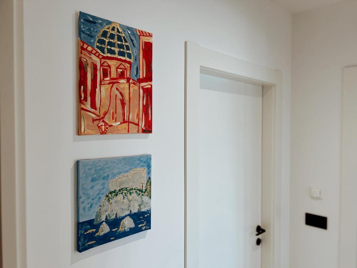 Dawn & Dusk - Modern Two Bedroom Apartment With Mountain Views Cilipi Bagian luar foto