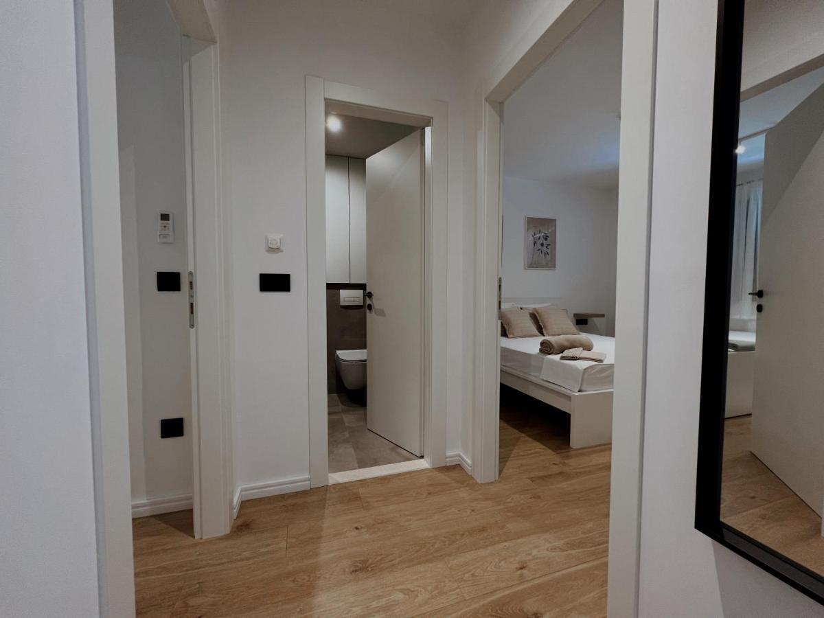 Dawn & Dusk - Modern Two Bedroom Apartment With Mountain Views Cilipi Bagian luar foto